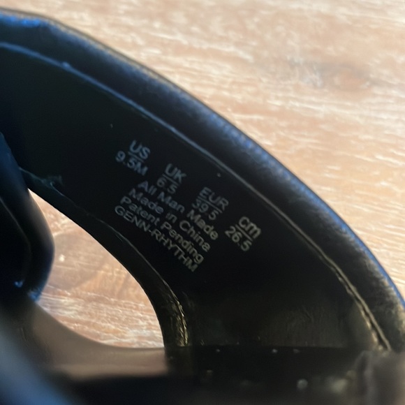 Naturalizer Black Genn Rythm Block Heel
Crisscross Strap Sandal Size 9.5 NWOT - Picture 7 of 8